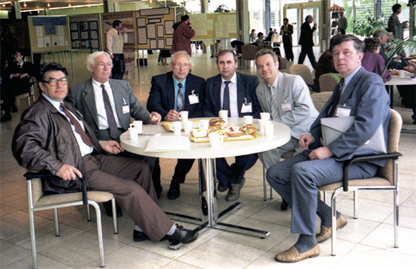 Российская делегация на Международной конференции по ядерным данным,  Германия, Юлих, 1991 г.  Слева направо: Игнатюк А.В., Кузьминов Б.Д., Шубин Ю.Н., Пащенко А.Б., Васильев А.П., Работнов Н.С. 