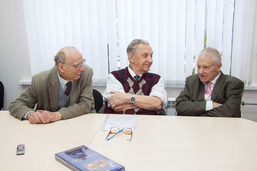 Семинар под названием «Лаборатория №2 и Лаборатория «В» в атомном марафоне» прошел 14 февраля в Доме Курчатова в Обнинске.