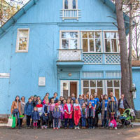 Сотрудники ГНЦ РФ – ФЭИ вместе с движением «Возродим наш лес» посадили деревья в оранжерее предприятия.