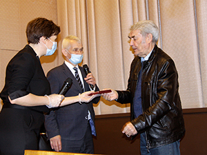 Сотрудникам ГНЦ РФ – ФЭИ вручили отраслевые награды