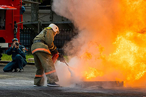 Соревнования огнеборцев по праву считаются одними из самых впечатляющих прикладных видов спорта и проводятся в формате эстафеты.