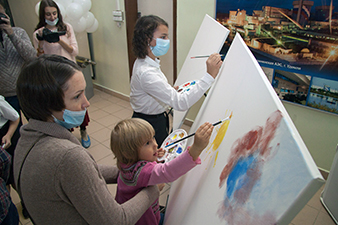 Традицией мероприятий, проводимых на базе Музейного комплекса ГНЦ РФ-ФЭИ, стало коллективное рисование..