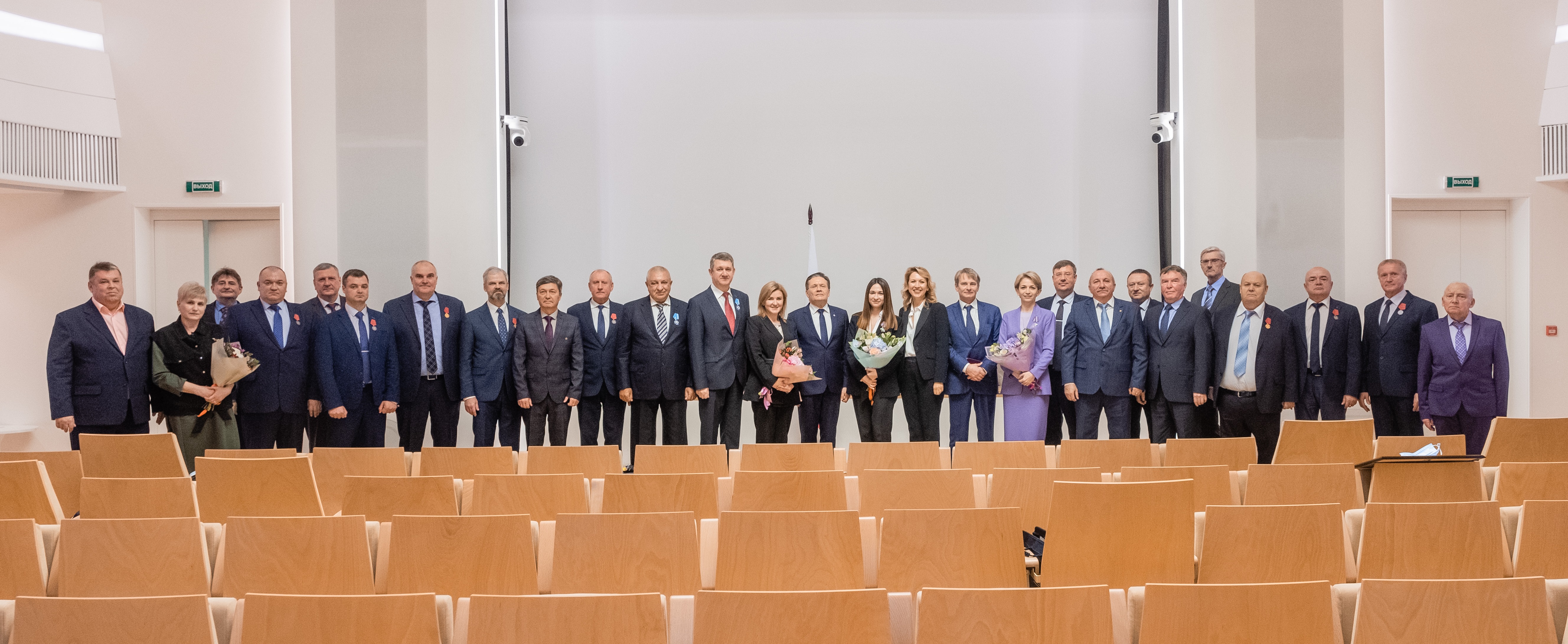 13 сотрудников научного дивизиона Росатома отмечены высокими государственными и отраслевыми наградами