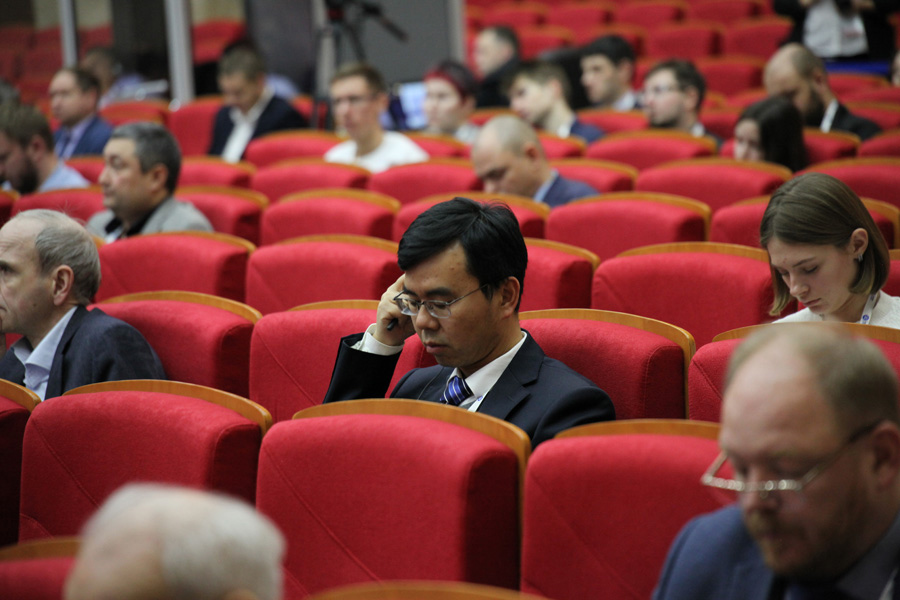 Вернуться в лето: жители Обнинска насладились цветением хризантем в оранжереи ФЭИ