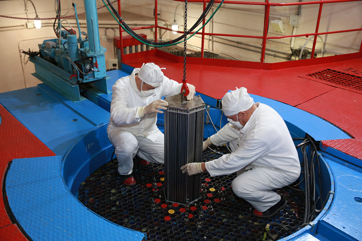 Твэлы с МОКС-топливом из энергетического плутония для проведения экспериментальных исследований были изготовлены на Сибирском химическом комбинате