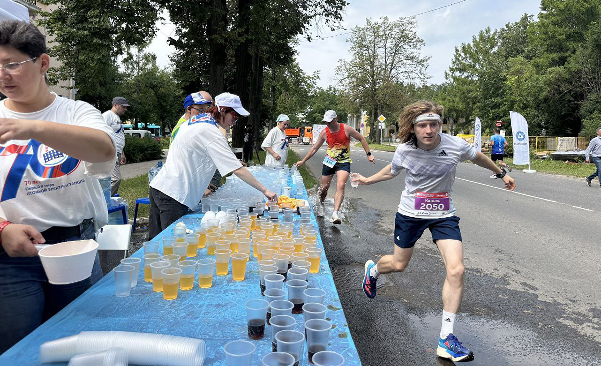 В рамках «Атомного марафона» АО «ГНЦ РФ – ФЭИ»  организовал пункт питания на площади Бондаренко.