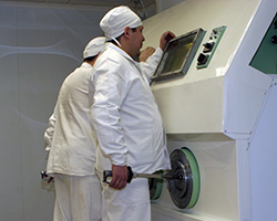 Горячие камеры, боксы, шпаговые и копирующие манипуляторы для работы с радиоактивными веществами по 1 классу