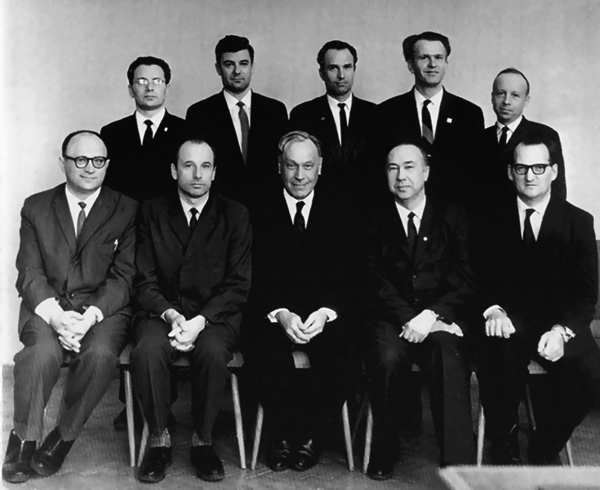 Коллектив физиков - исследования физики судовых  реакторов на промежуточных нейтронах