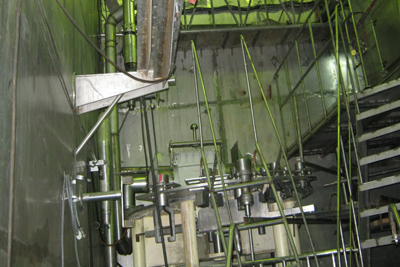 Пультовая и оборудование камеры резки.